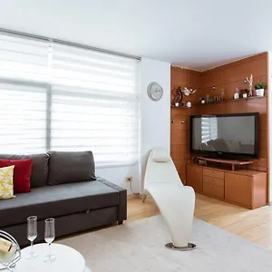 Two Bedroom Townhouse Within 10min Walk From Beach Apartment Barcelona